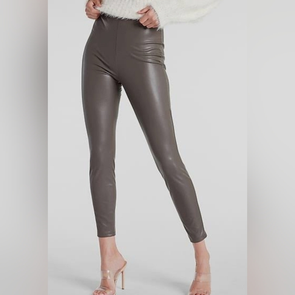 I LOVE TYLER MADISON VEGAN LEATHER LEGGING SIZE MEDIUM